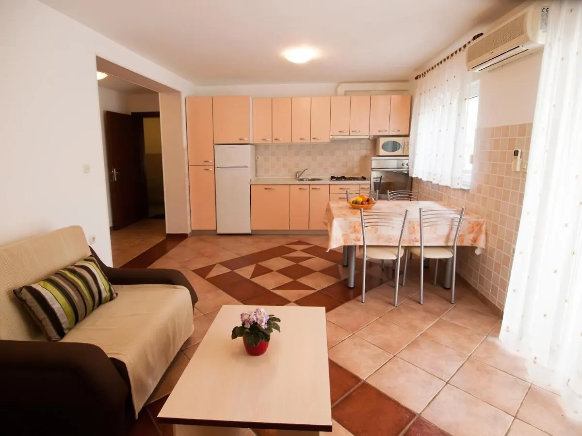 Apartments With A Parking Space Vinkuran, Pula - 21016 Medulin 0*,  Kroatien